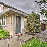 Chic Battle Ground Apartment ~ 18 Mi to Vancouver!