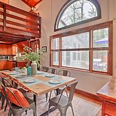 Deck & Fire Pit: Cozy Pocono Mountain Home