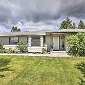 Sunny Home w/ Patio < 10 Mi to Lake Coeur D'alene