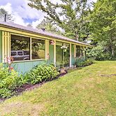 Furnished Deck + Home Gym: Bakersville Retreat!