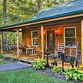 Porch & Fire Pit: Rustic Log Cabin in Smokies!