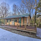 Cozy Knoxville Getaway ~ 8 Mi to Downtown!