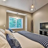 Cute & Cozy PDX Area Townhouse: 31 Mi to Mt. Hood!