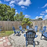 Breezy Largo Getaway - 5 Minutes to Beach!