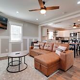 Cozy Blackstone Getaway < 2 Mi to Downtown!