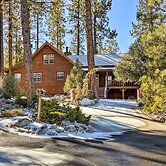 Pine Mountain Club Log Home w/ Deck + Grill!