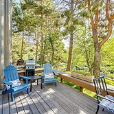 All-season Sun Valley Retreat w/ Deck & Grill