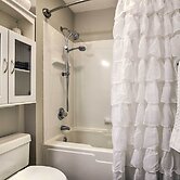 Pinehurst Condo ~ 2 Miles to Downtown & Resort!