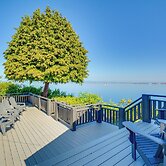 Chic Port Angeles Home w/ Oceanfront Balcony!