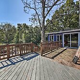Woodsy Home w/ View, 1 Mi to Lake Shelbyville