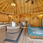 'moose Lodge' Cabin w/ Entertainment Gazebo!