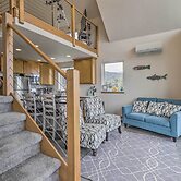 Chic Beachfront Abode w/ Balcony & Beach Access!