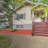 Cozy Union Pier House w/ Hot Tub, Deck & Backyard!