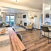 Chic 'hygge Hideaway' - 1 Mile to Ski Slopes!