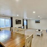 Sleek & Modern Morgan Abode: Great for Families!