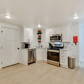Sleek & Modern Morgan Abode: Great for Families!