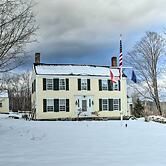 Historic Bradford Home - 8 Mi to Mount Sunapee!