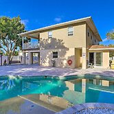 Modern Clearwater Home w/ Deck: 9 Mi to Beach