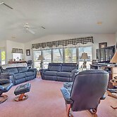 Lady Lake House w/ Lanai & Community Pool!