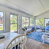 Hilton Lake Getaway w/ Over-the-water Deck!