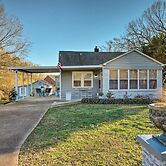 Modern Florence Getaway w/ Patio & Grill!