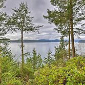 Lopez Island Hideaway w/ Coastal Views + Deck!
