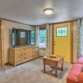 Near Hiking + Dining: Dtwn Sylva Cottage!