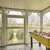 Historic Farmhouse w/ Chef's Kitchen Near Wineries