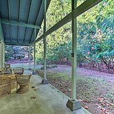 Cozy Washington Escape Near Hiking & Golfing!