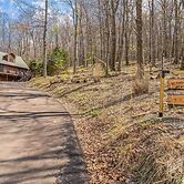 'the Eagles Nest at Alpine' Cabin w/ Fireplace!