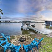 Lakefront Home < 3 Miles to Historic Granbury!