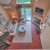 Townhome w/ Fireplace - Walk to Chairlift!