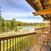Condo on First Green w/ Deck at Schuss Mountain!
