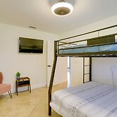 Spacious Largo Retreat: Private Pool & Yard!