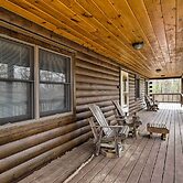 Cozy Winter Retreat: Great Location & Pet Friendly