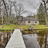 Lakefront Home w/ Seasonal Dock - 2 mi to Skiing!