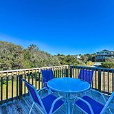 'east of the Sun' Beachside Apartment w/ Deck!