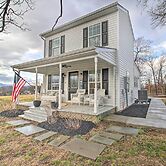 Sunny Front Royal Vacation Rental w/ Hot Tub!