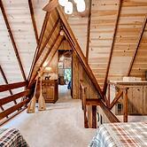 Quiet Lakefront Cottage With Dock & Resort Access!