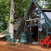 Quiet Lakefront Cottage With Dock & Resort Access!