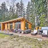 Gold Bar Cabin on Skykomish River: Heated Swim Spa
