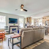 Lavish House w/ Patio - 2 Blocks to Green Lake!