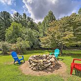 Deep Gap Cottage w/ Fire Pits - Hike & Ski!
