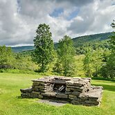 Quiet Catskills Getaway w/ Deck & Mtn Views