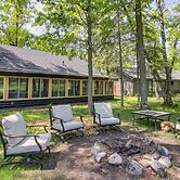 1 Mi to Beach & Lake: Breezy Point Cabin w/ Yard!