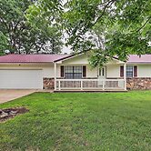 Yard + 15' Boat Slip: Waterfront Grove Getaway