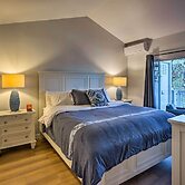 Cozy-chic Condo: Walk to Beach & Park!