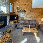 Lutsen Mountain Townhome - 2 Mi to Lake Superior!