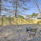 Charming Carrboro Home - Walk to Downtown!