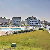Manteo Waterfront Resort Home w/ 30-ft Dock!